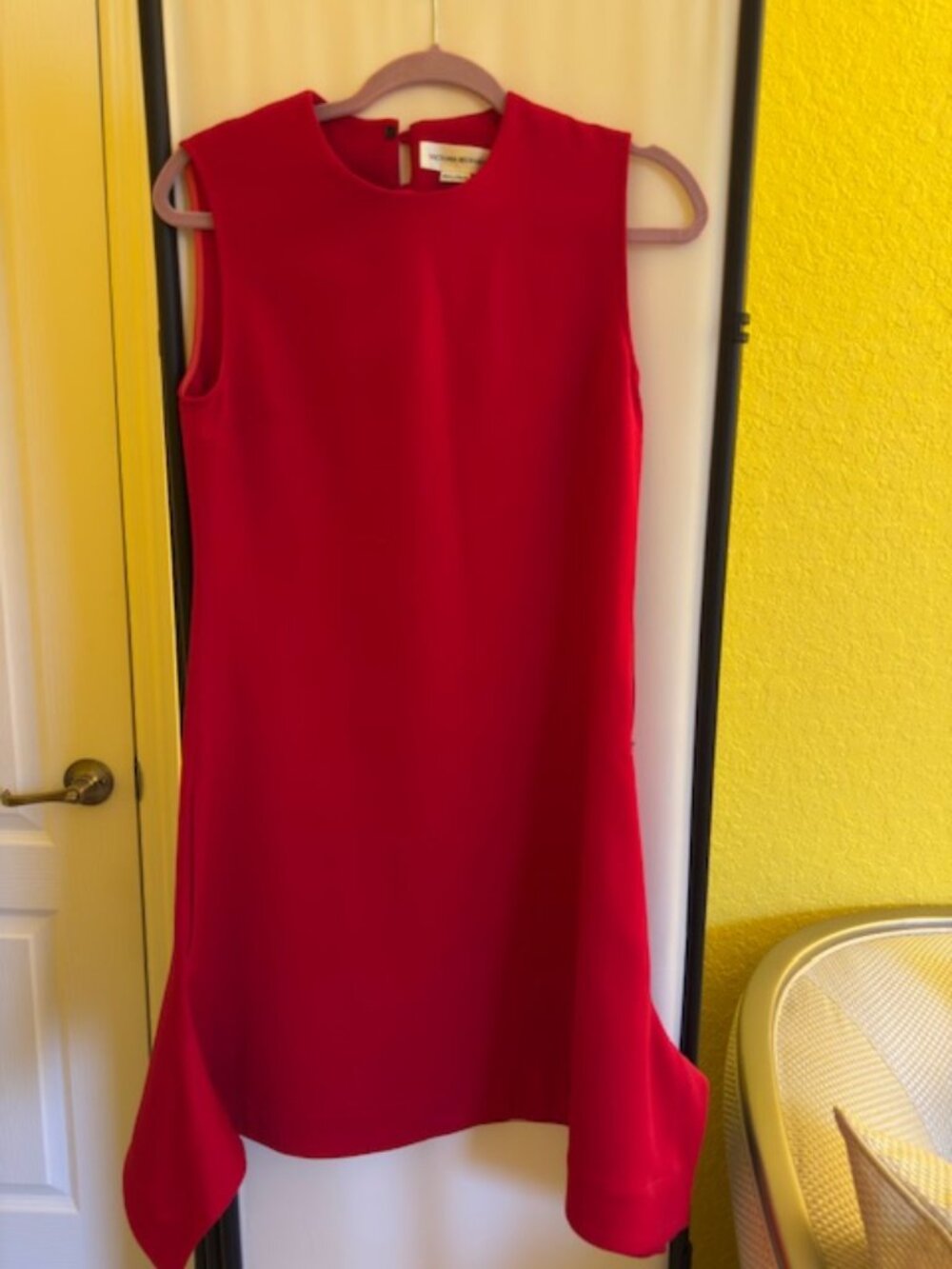 Victoria Beckham Red Crepe Shift Dress w/ Fluted Hem — US 6 / UK 10